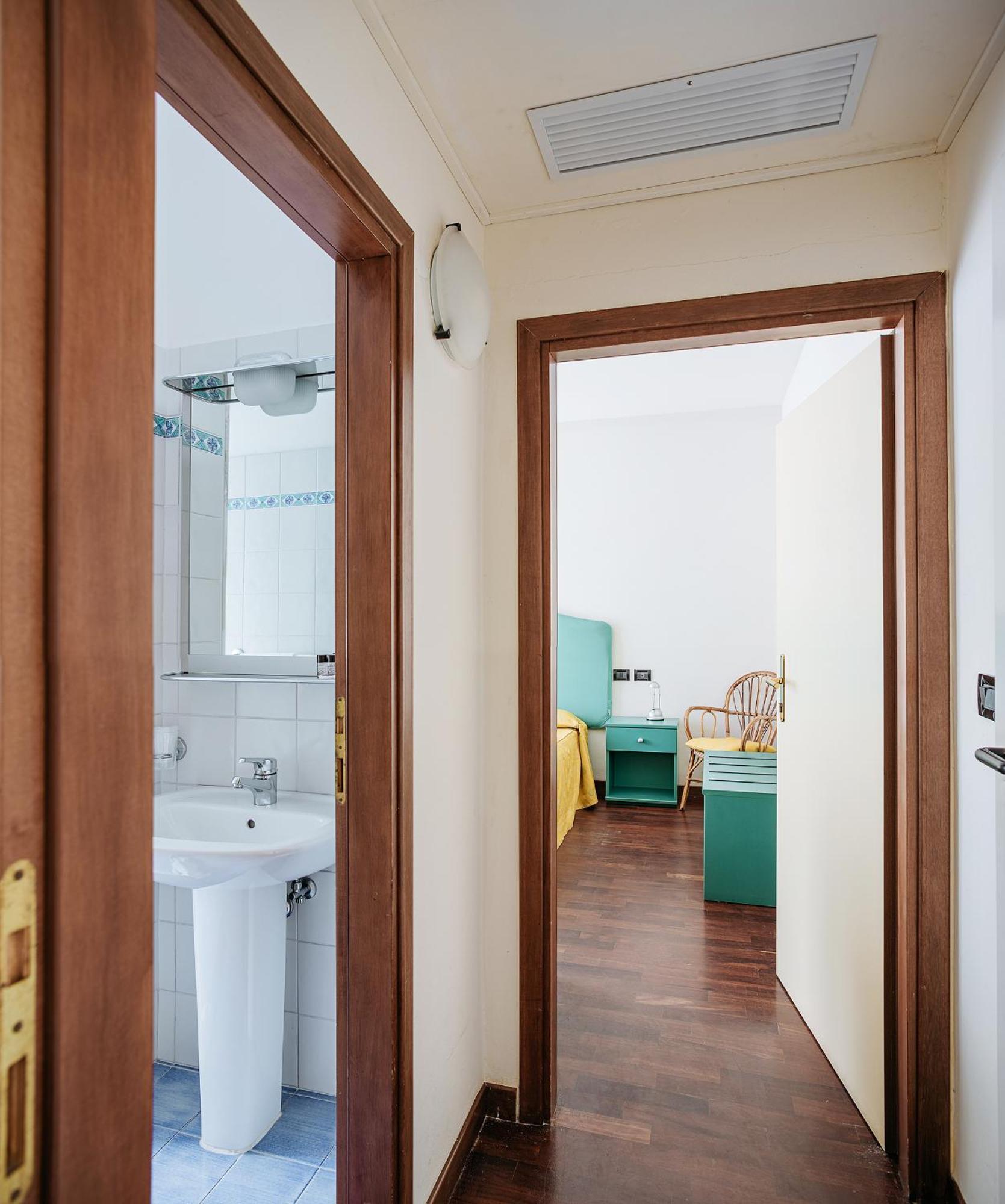 Hotel Corallo Marina Romea Kültér fotó